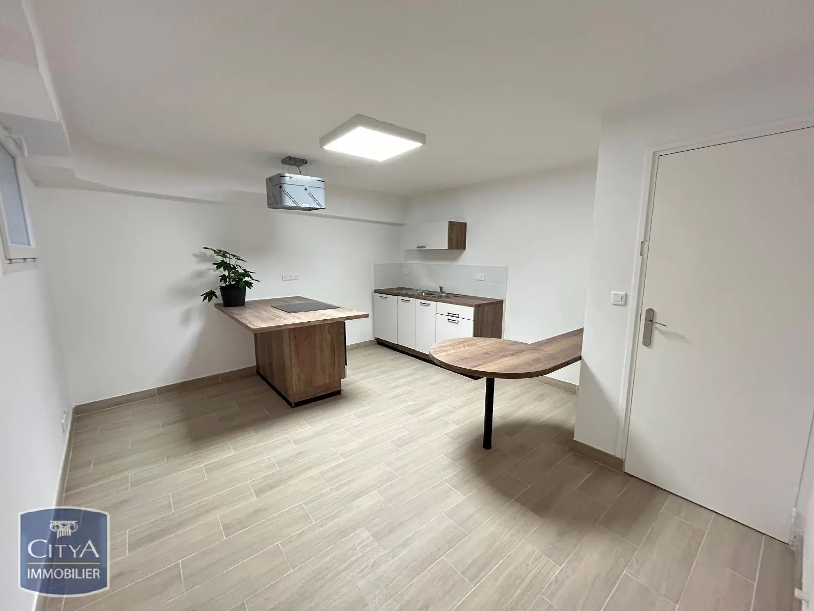 Photo 6 Local Commercial