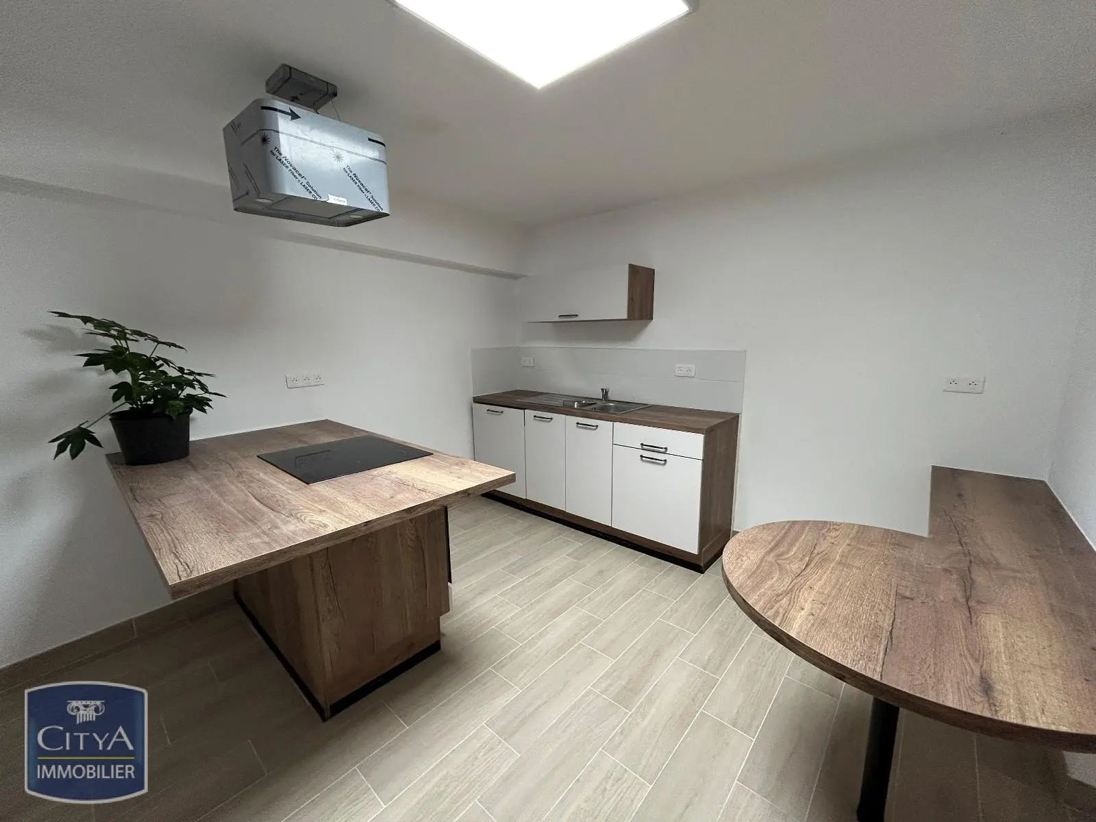 Photo 9 Local Commercial