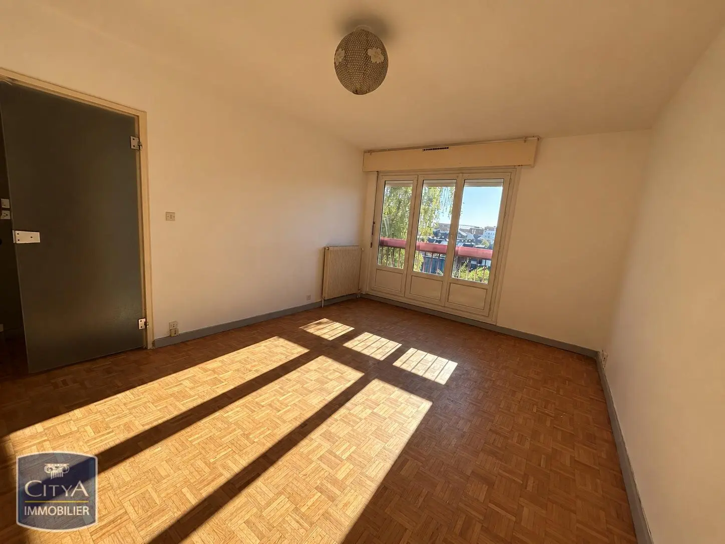 Photo 1 Appartement 1 pièce 33.77m²