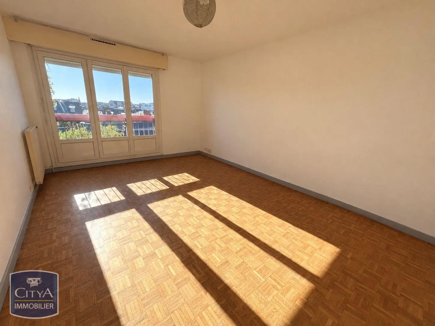Photo 2 Appartement 1 pièce 33.77m²