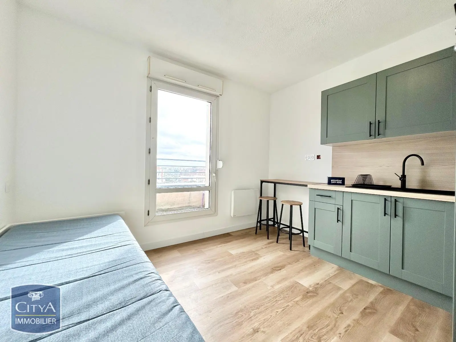 Photo 1 Appartement 1 pièce 15.44m²