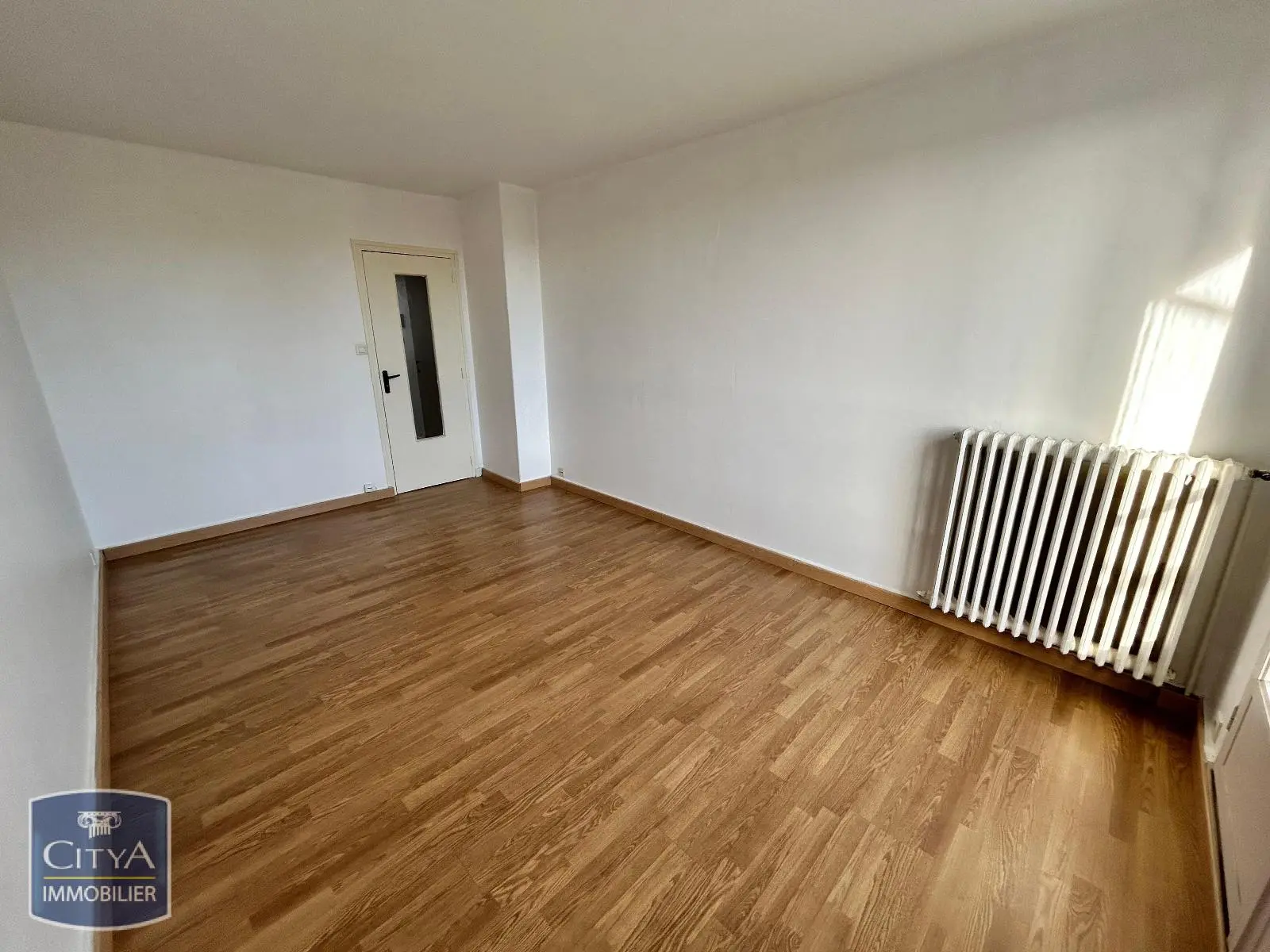 Photo 2 Appartement 1 pièce 34.1m²