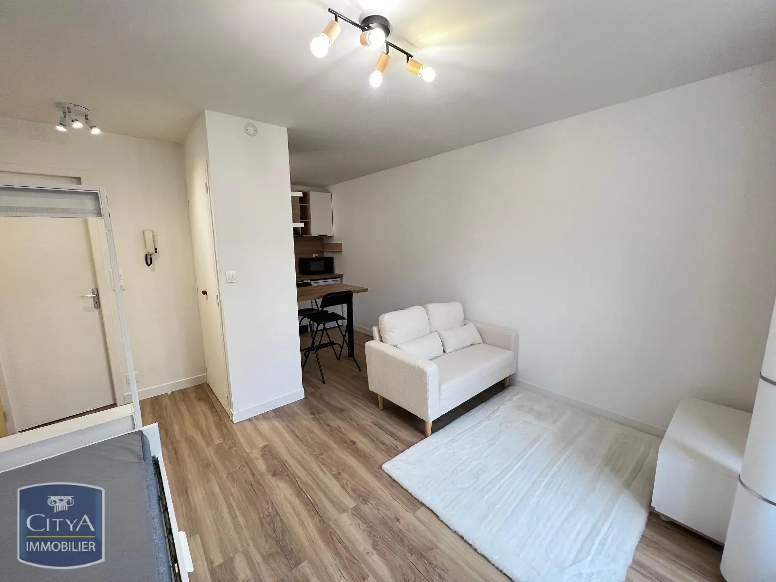 Photo 2 Appartement 1 pièce 20.9m²