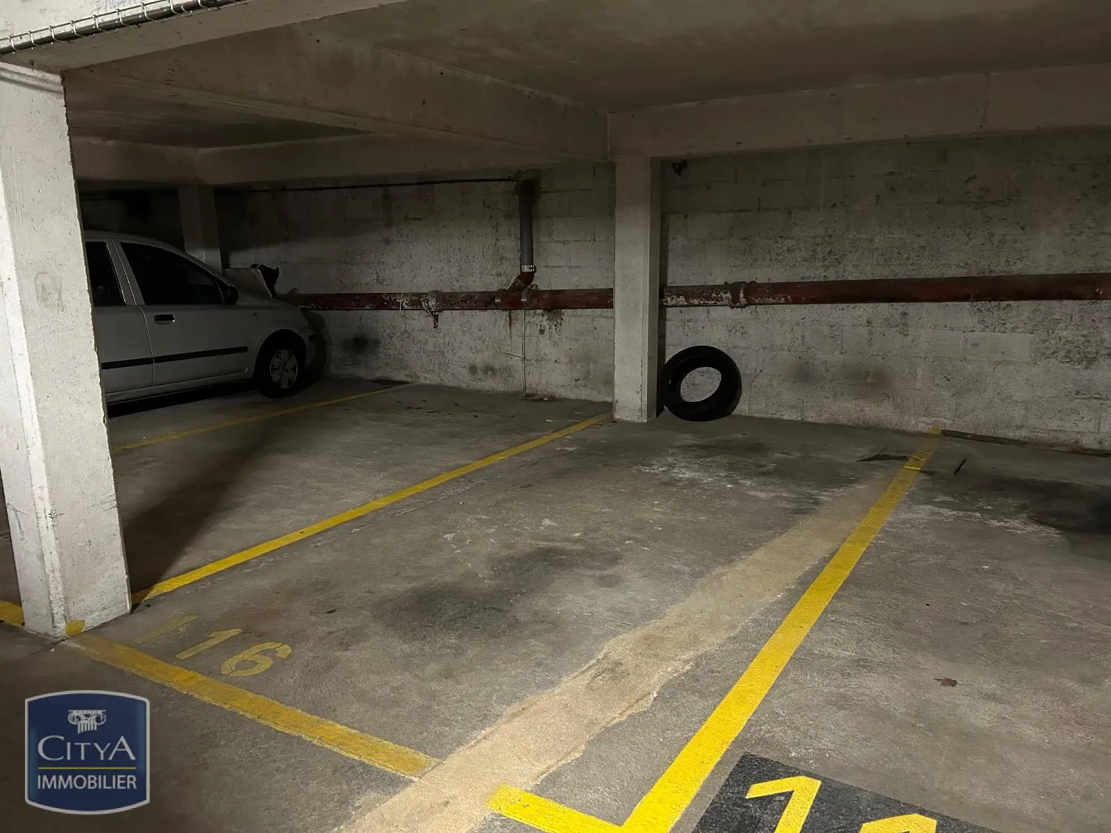 Photo 1 Parking