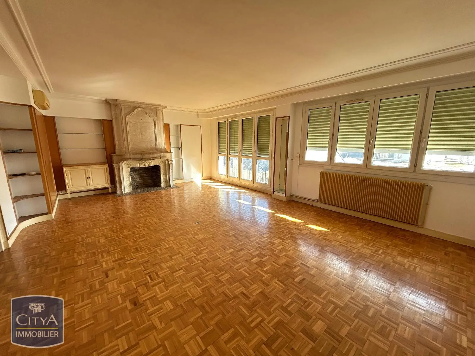 Photo 1 Appartement 6 pièces 163.19m²