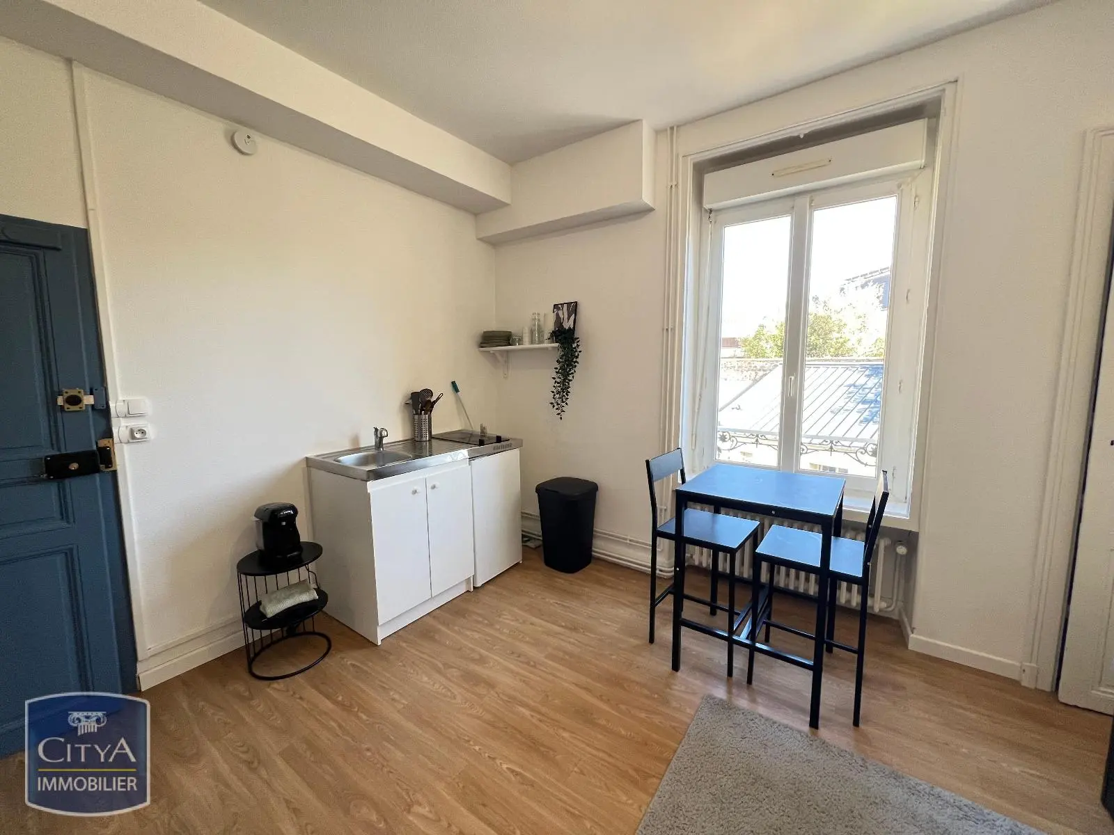 Photo 2 Appartement 1 pièce 16.73m²