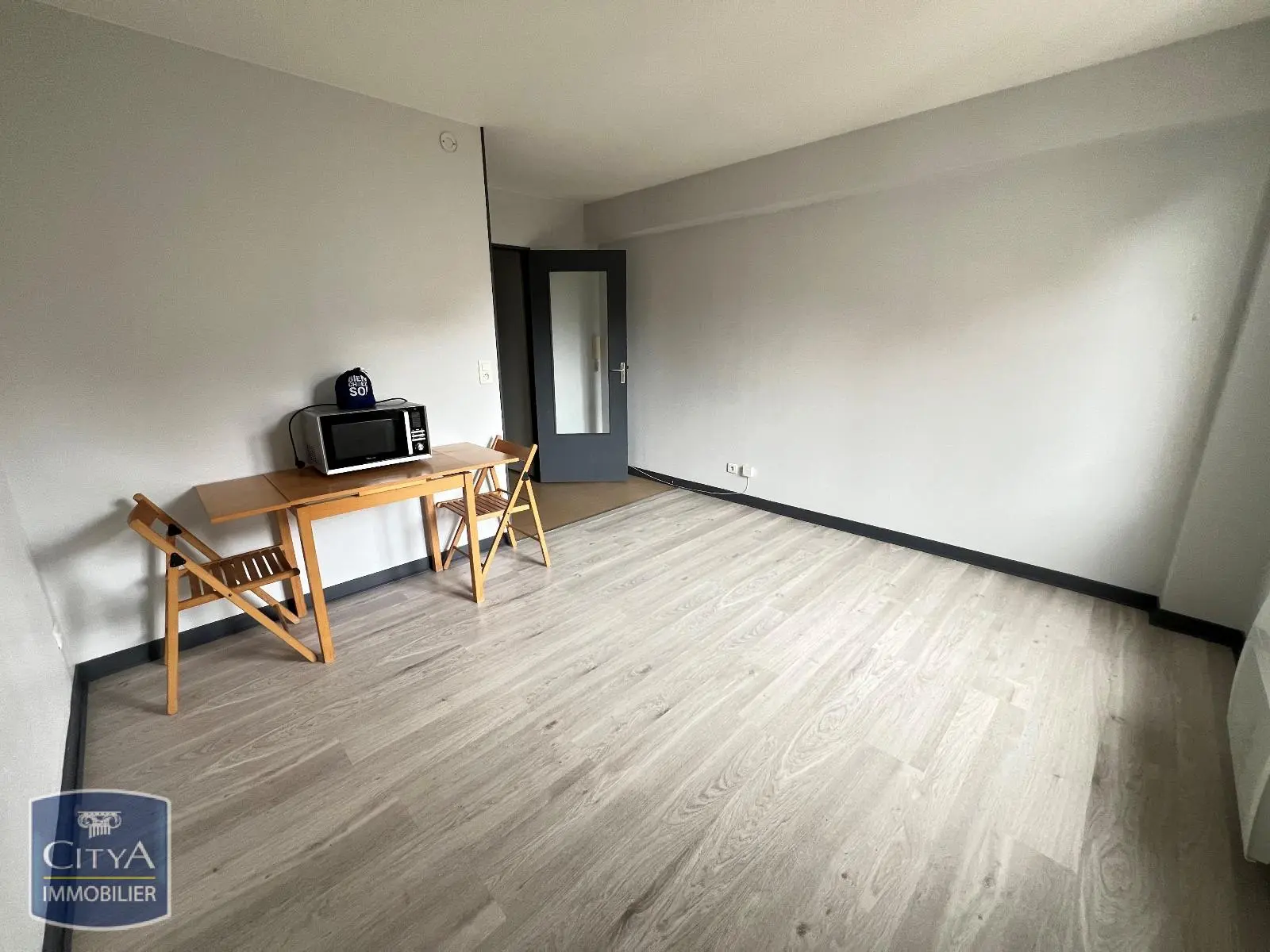Photo 2 Appartement 1 pièce 20.88m²