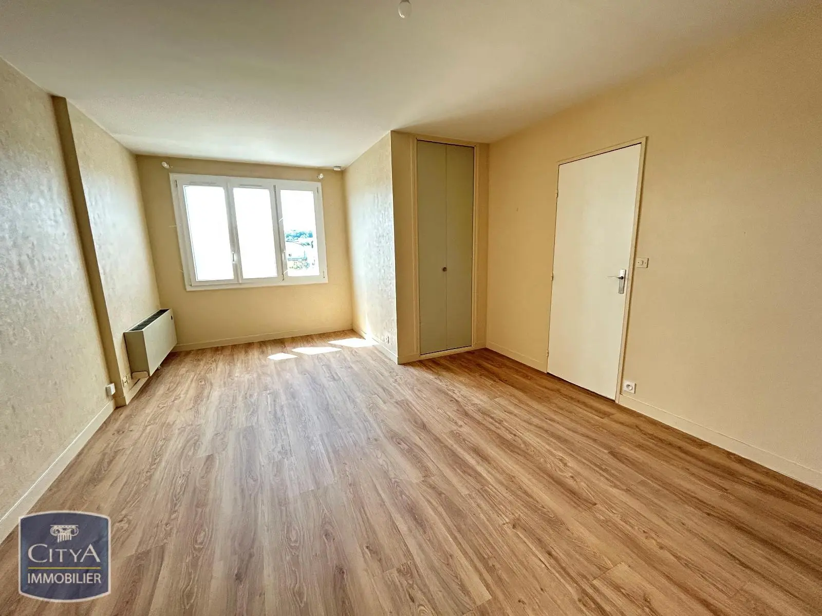 Photo 1 Appartement 1 pièce 33.8m²