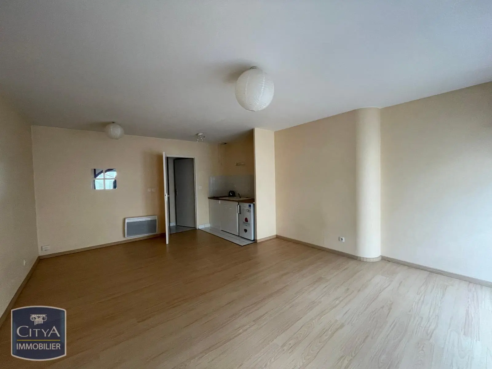 Photo 2 Appartement 1 pièce 32.9m²