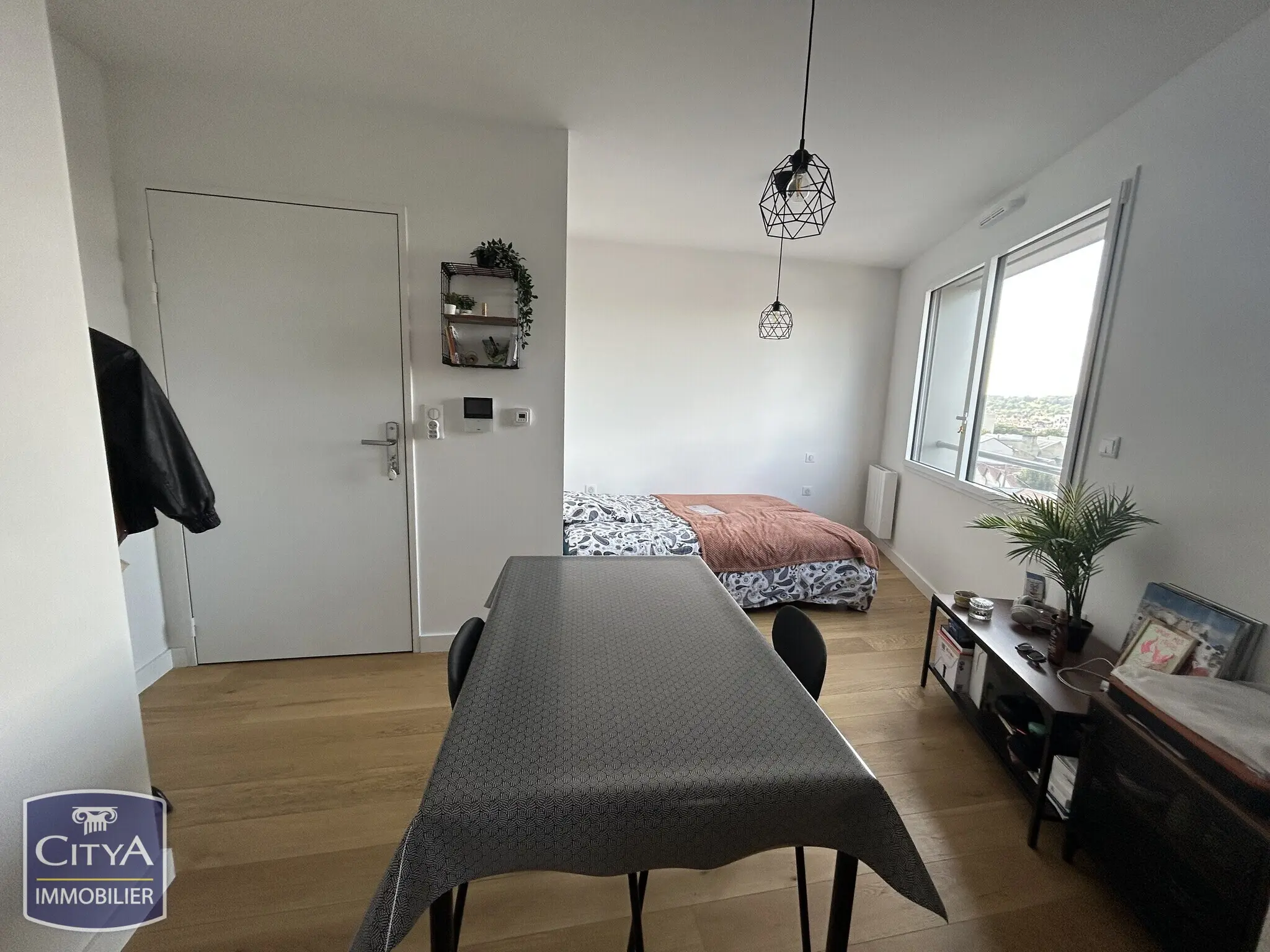 Photo 2 Appartement 1 pièce 24.3m²