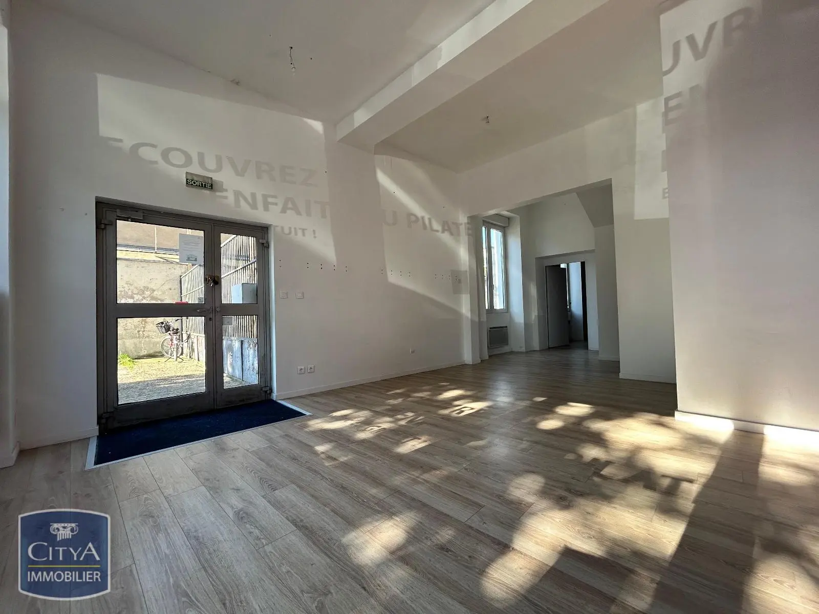 Photo 2 Local Commercial 84.89m²