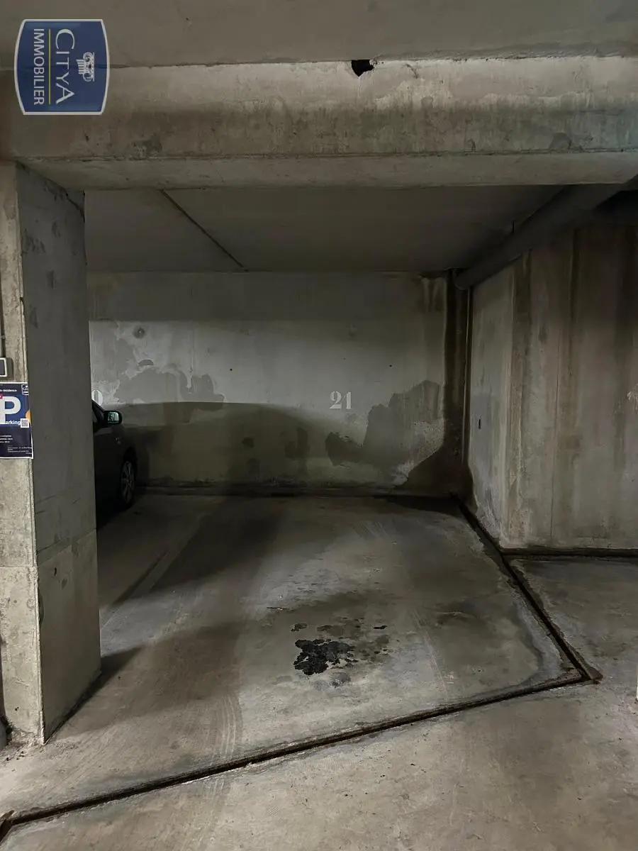 Photo 2 Parking