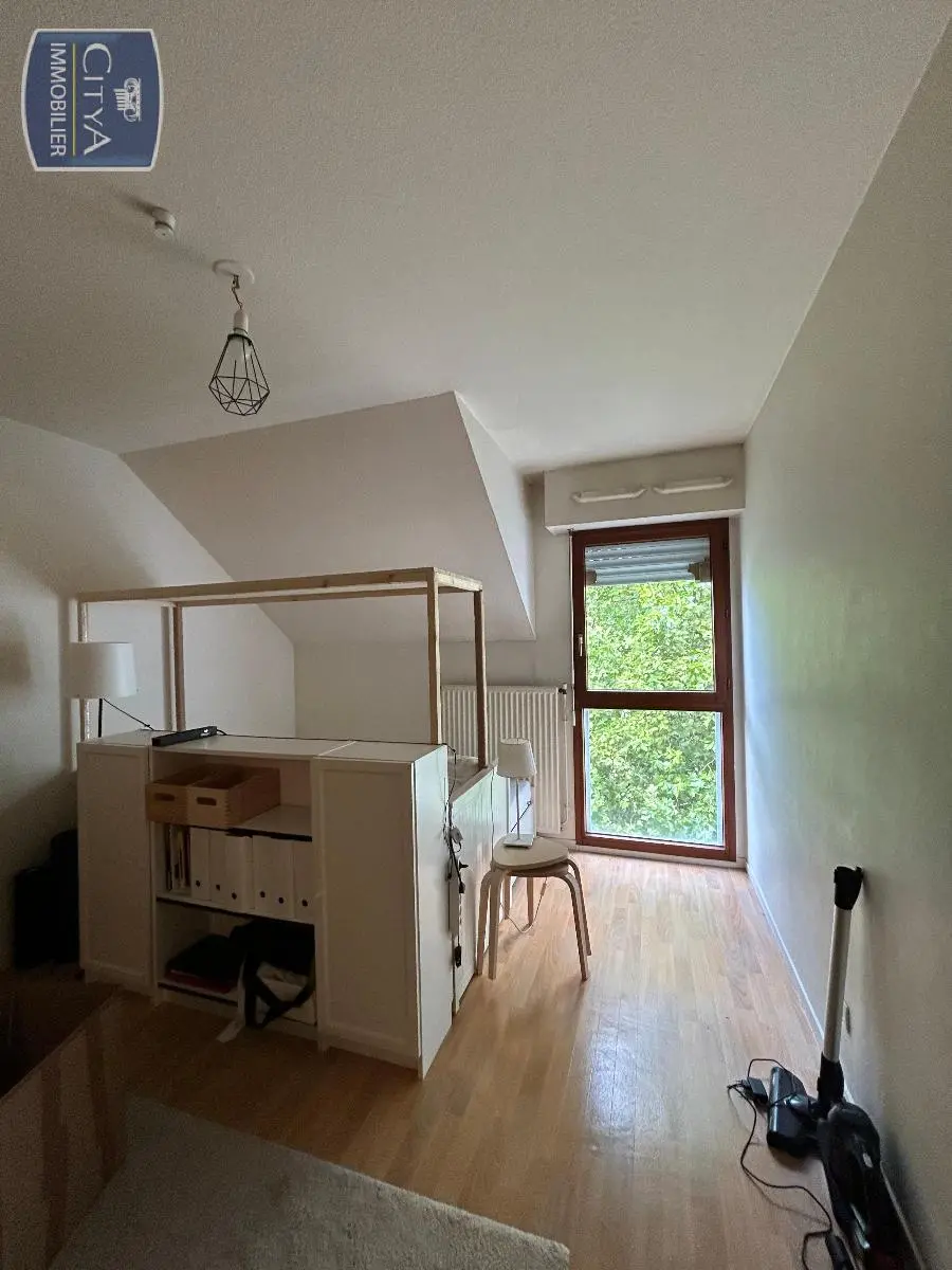 Photo 1 Appartement 1 pièce 21.8m²