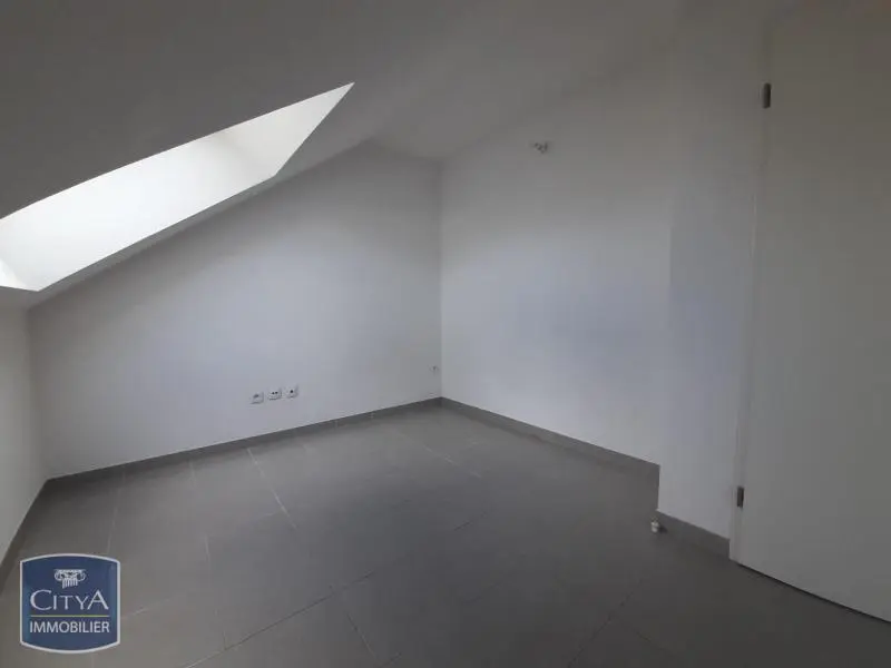 Photo 2 Appartement 1 pièce 19.77m²