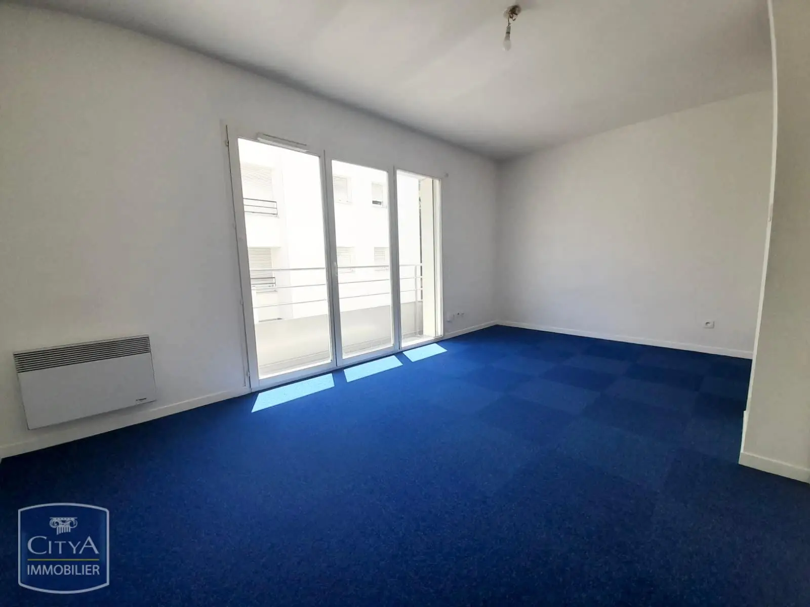 Photo 2 Appartement 1 pièce 23.89m²