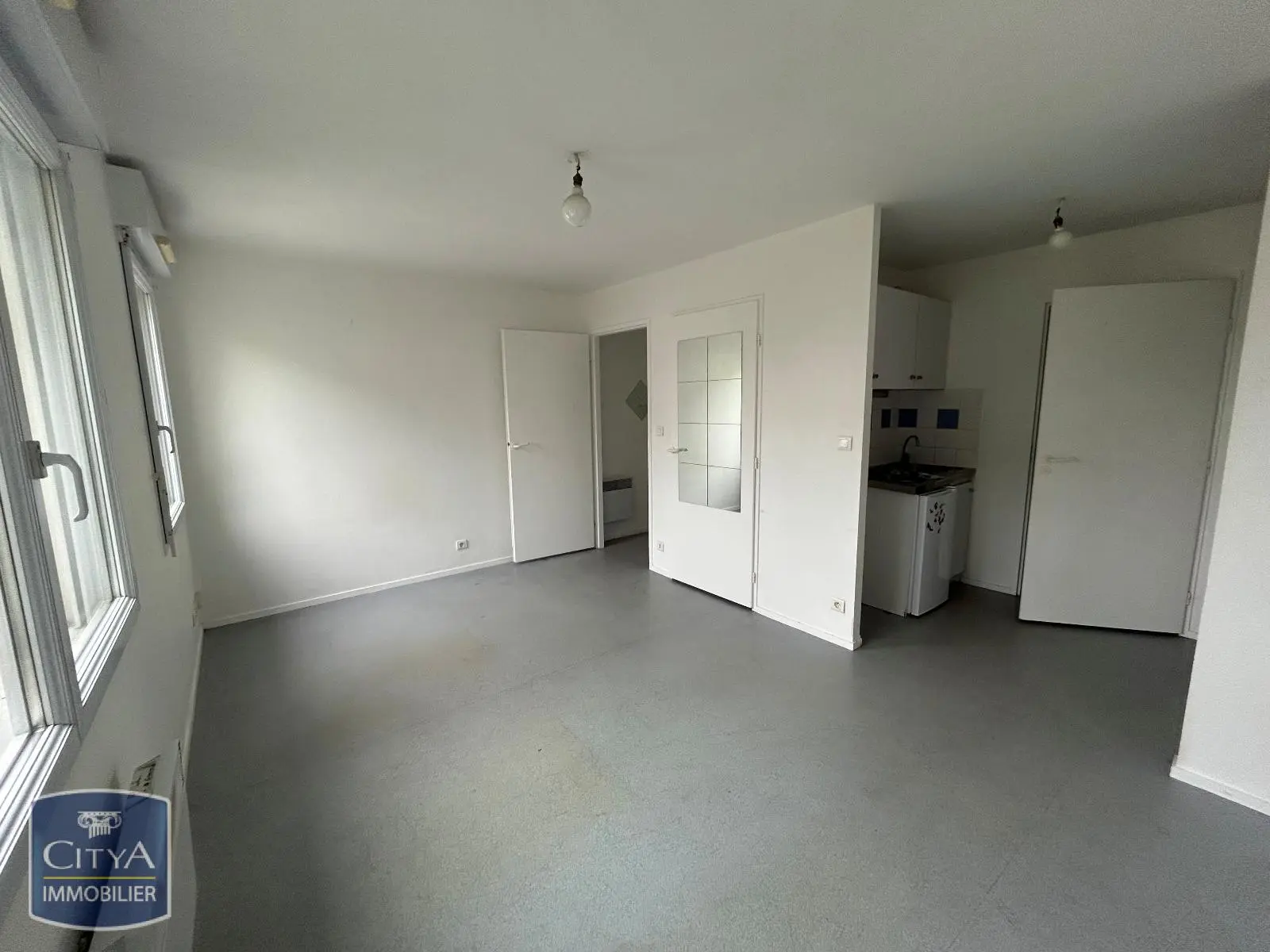 Photo 1 Appartement 1 pièce 23.97m²