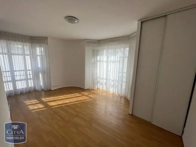 Photo 1 Appartement 1 pièce 25m²