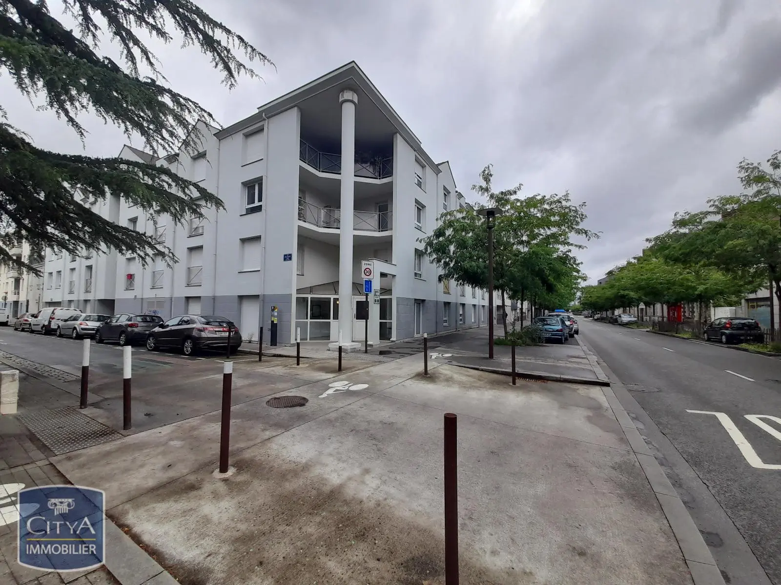 Photo 1 Appartement 1 pièce 17.68m²