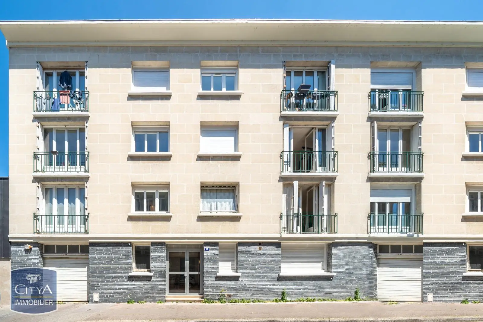Photo 1 Appartement 1 pièce 27.87m²