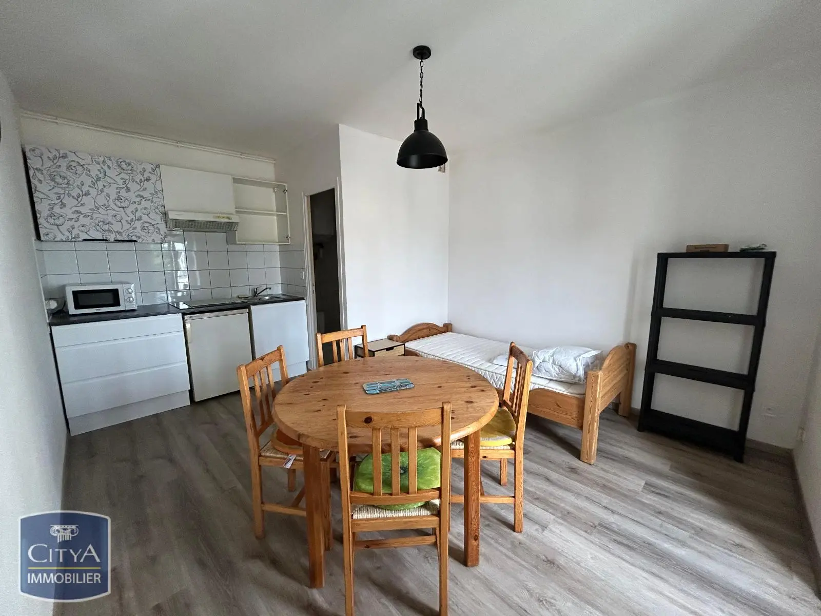 Photo 1 Appartement 1 pièce 15.98m²