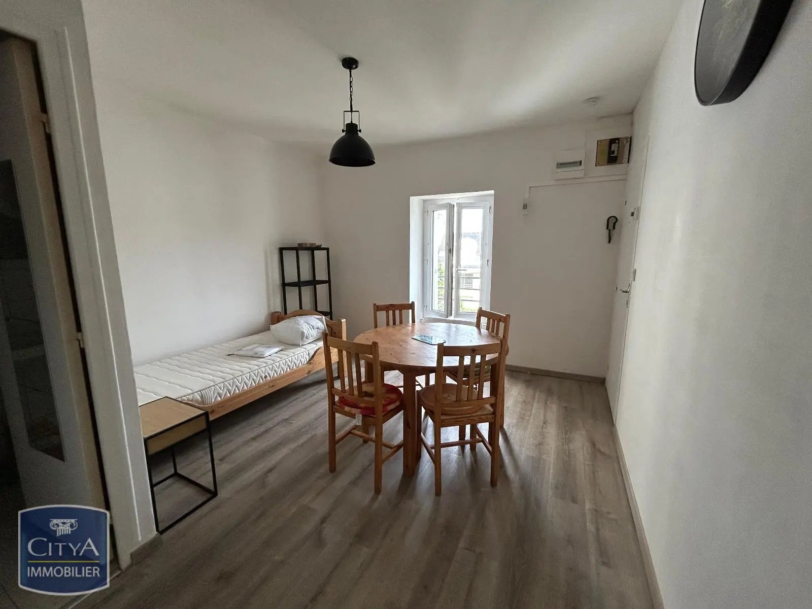 Photo 2 Appartement 1 pièce 15.98m²