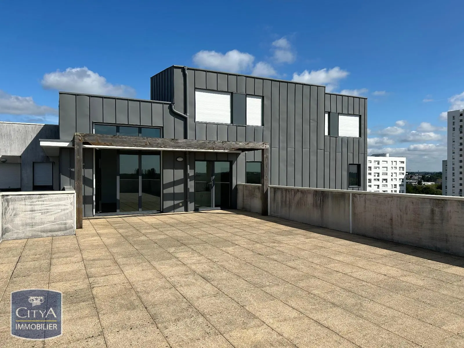 Photo 1 Appartement 5 pièces 146.7m²