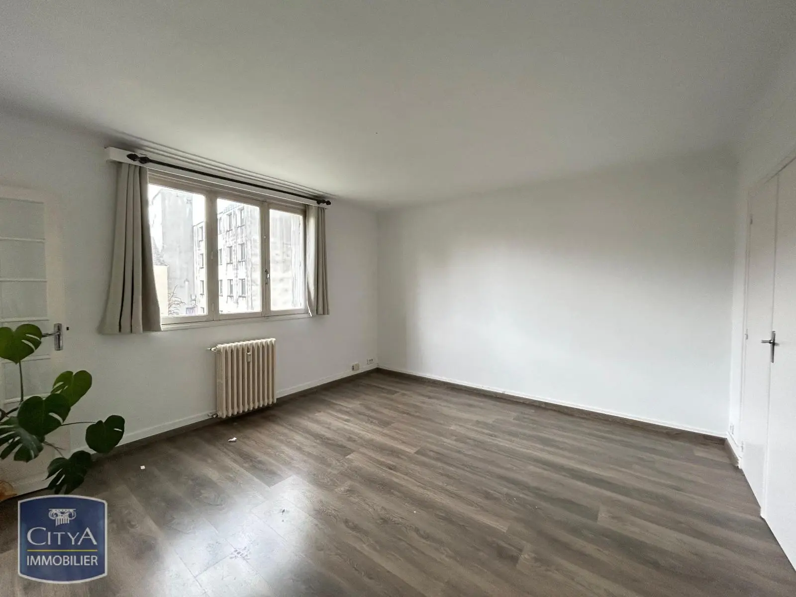 Photo 2 Appartement 1 pièce 27.87m²