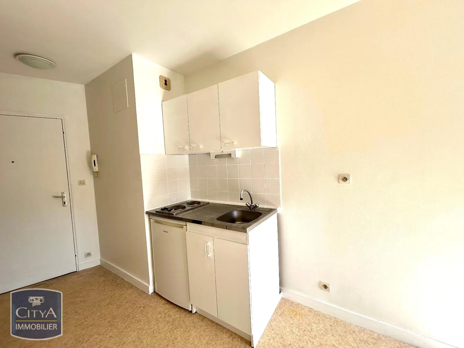 Photo 2 Appartement 1 pièce 17.42m²