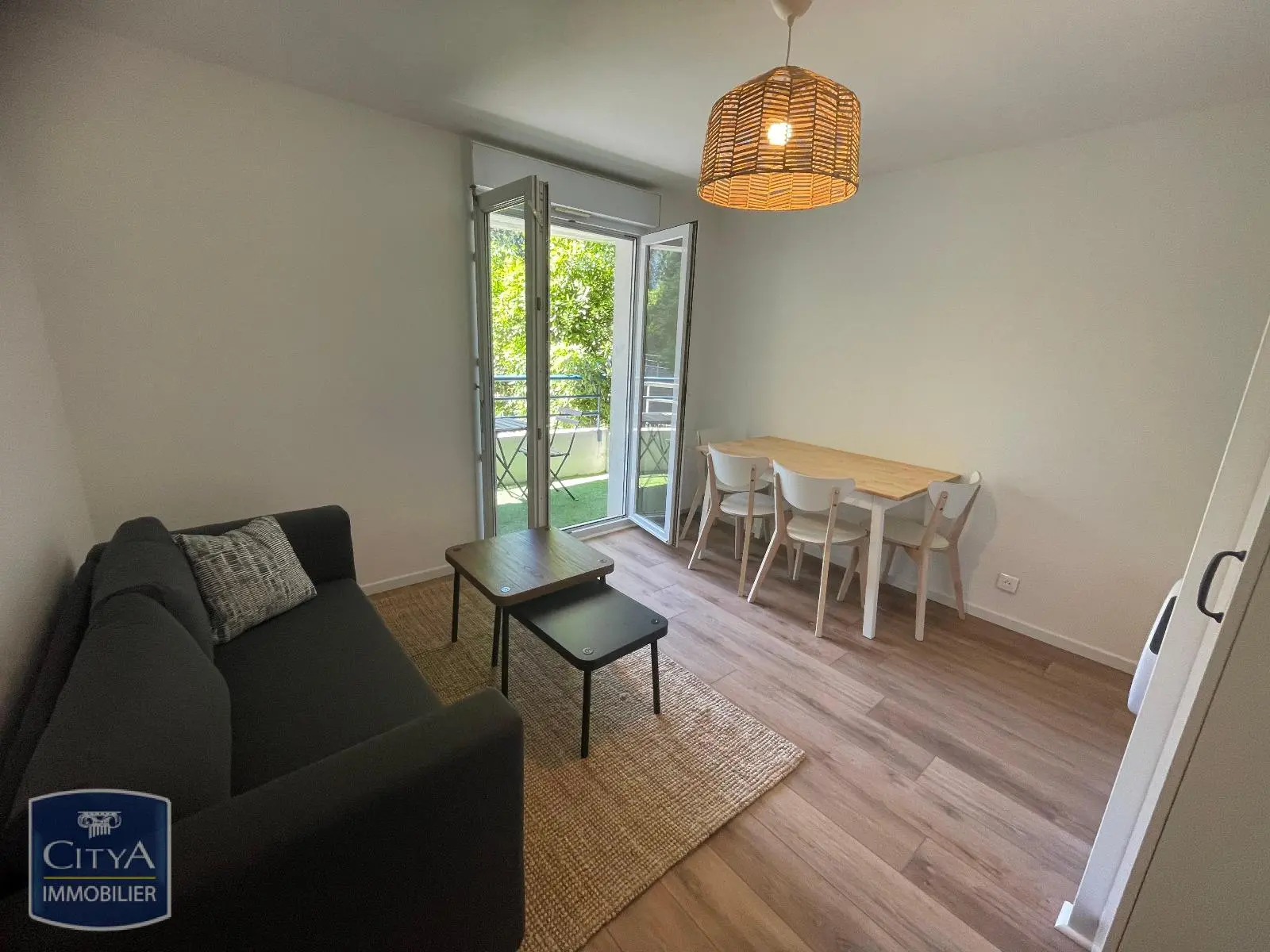 Photo 1 Appartement 1 pièce 25.6m²