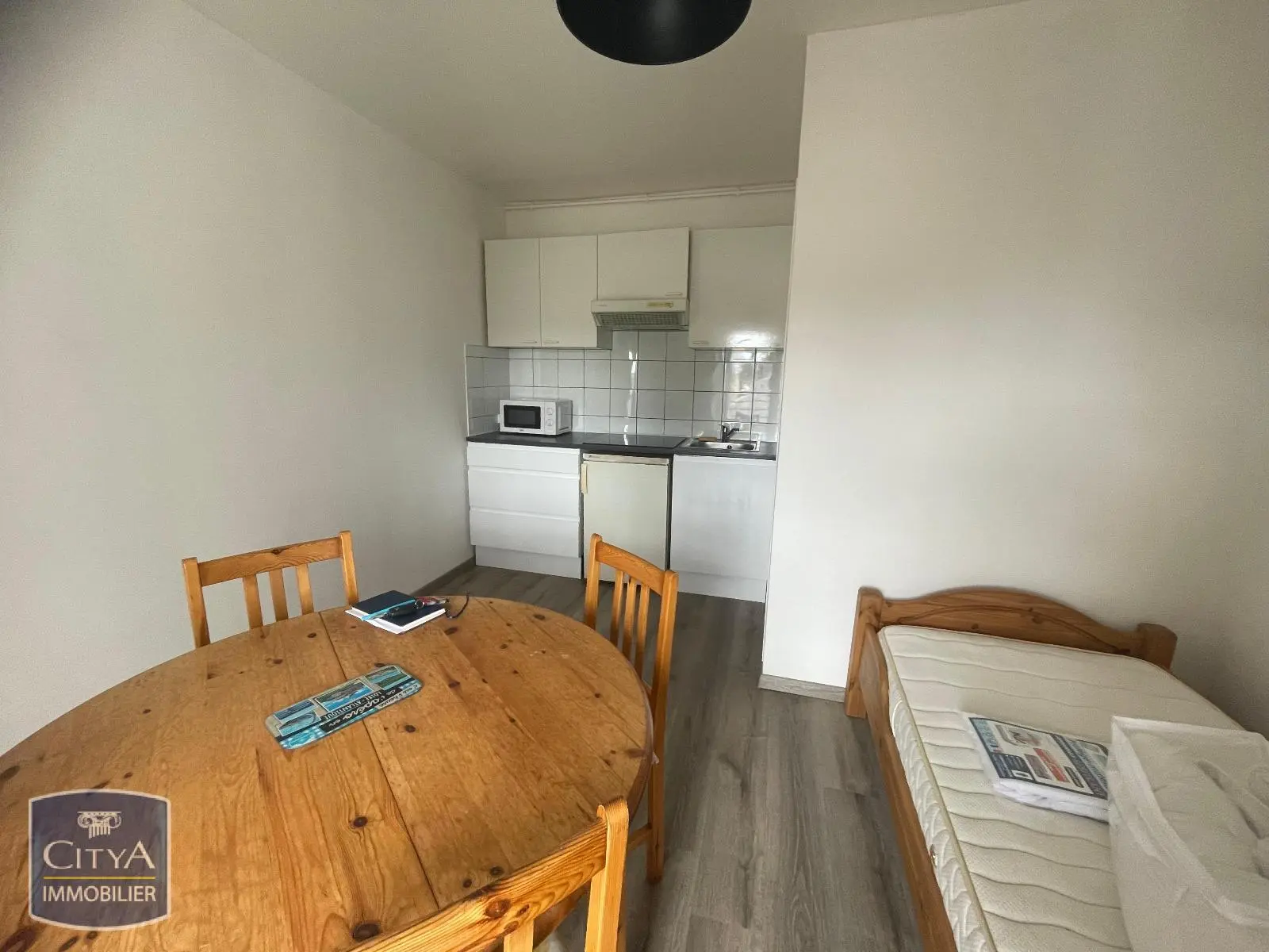 Photo 1 Appartement 1 pièce 15.98m²