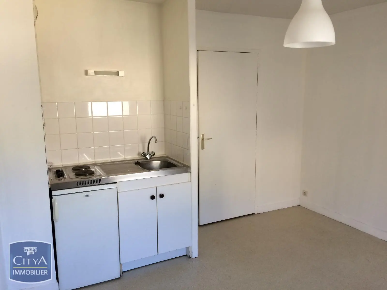 Photo 1 Appartement 1 pièce 18.7m²