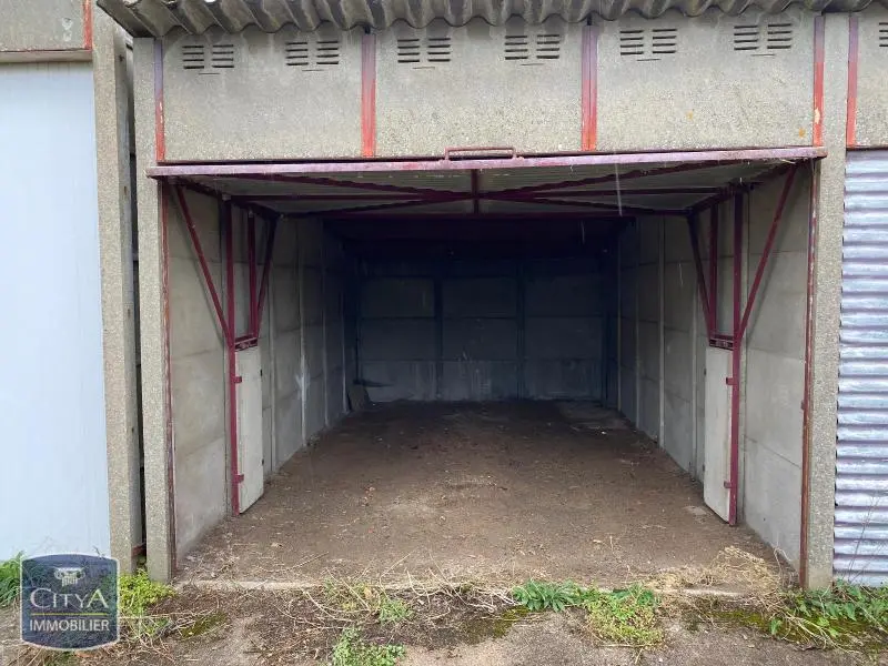 Photo 1 Parking