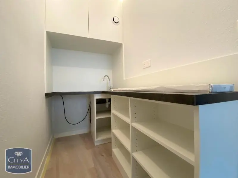 Photo 2 Appartement 1 pièce 18.17m²