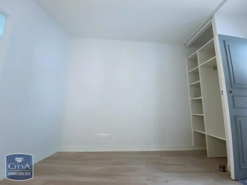 Photo 1 Appartement 1 pièce 18.17m²