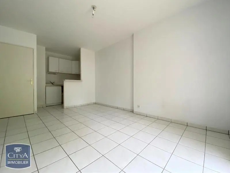Photo 2 Appartement 1 pièce 30.72m²