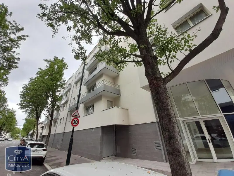 Photo 2 Appartement 1 pièce 24.78m²