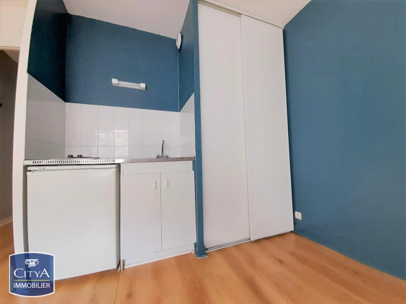 Photo 2 Appartement 1 pièce 19.77m²