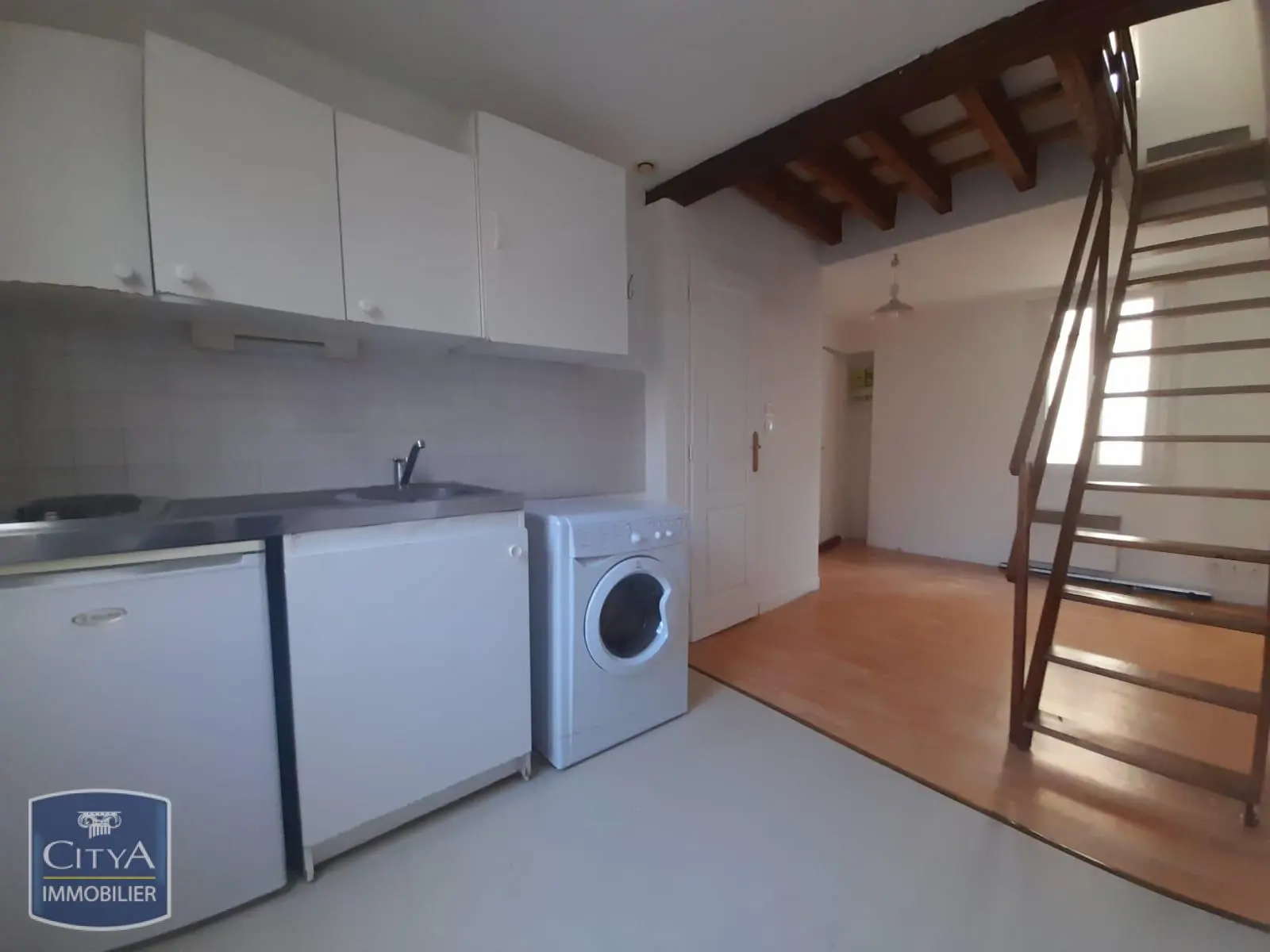 Photo 1 Appartement 1 pièce 16.87m²