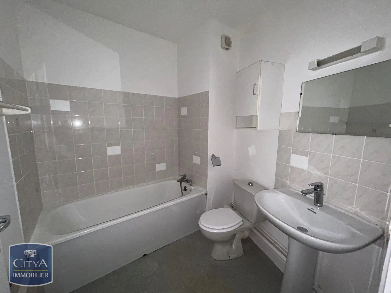 Photo 1 Appartement 1 pièce 17.42m²