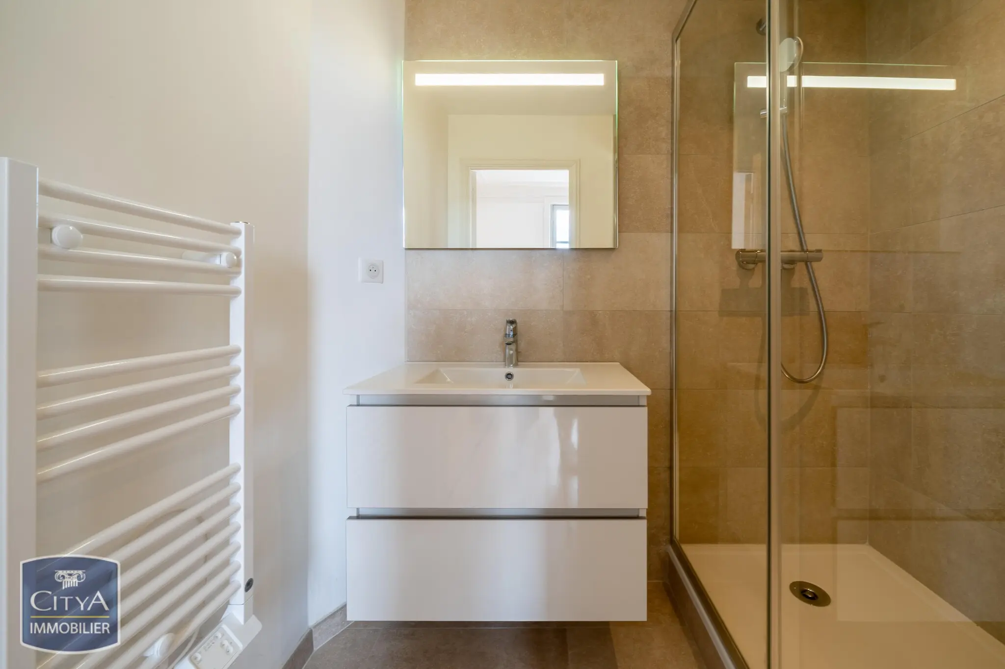 Photo 3 Appartement 5 pièces 141.21m²