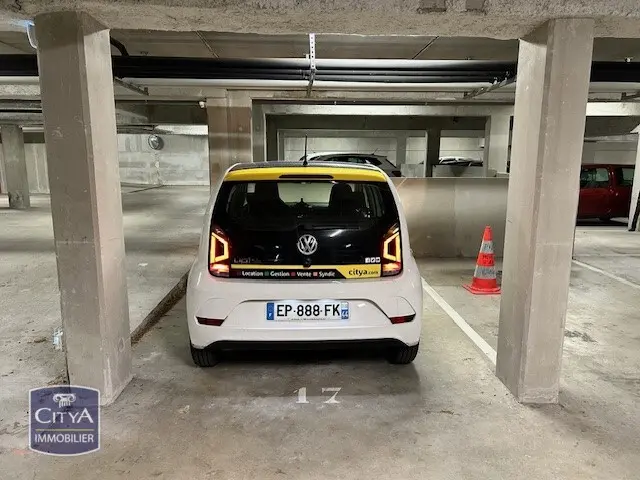 Photo 2 Parking