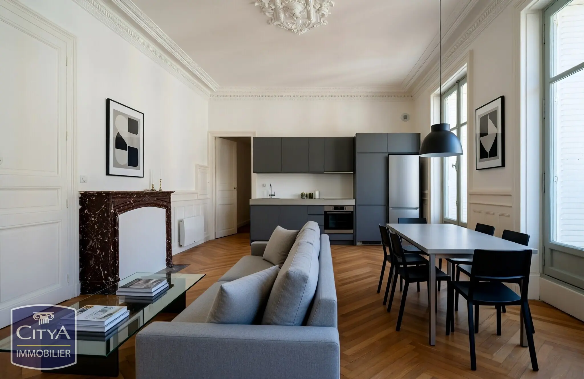 Photo 1 Appartement 5 pièces 141m²