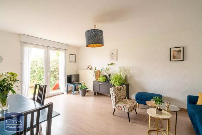 Illustration pour Appartement 3 pièces 71m² Photo Appartement 3 pièces 71m²
