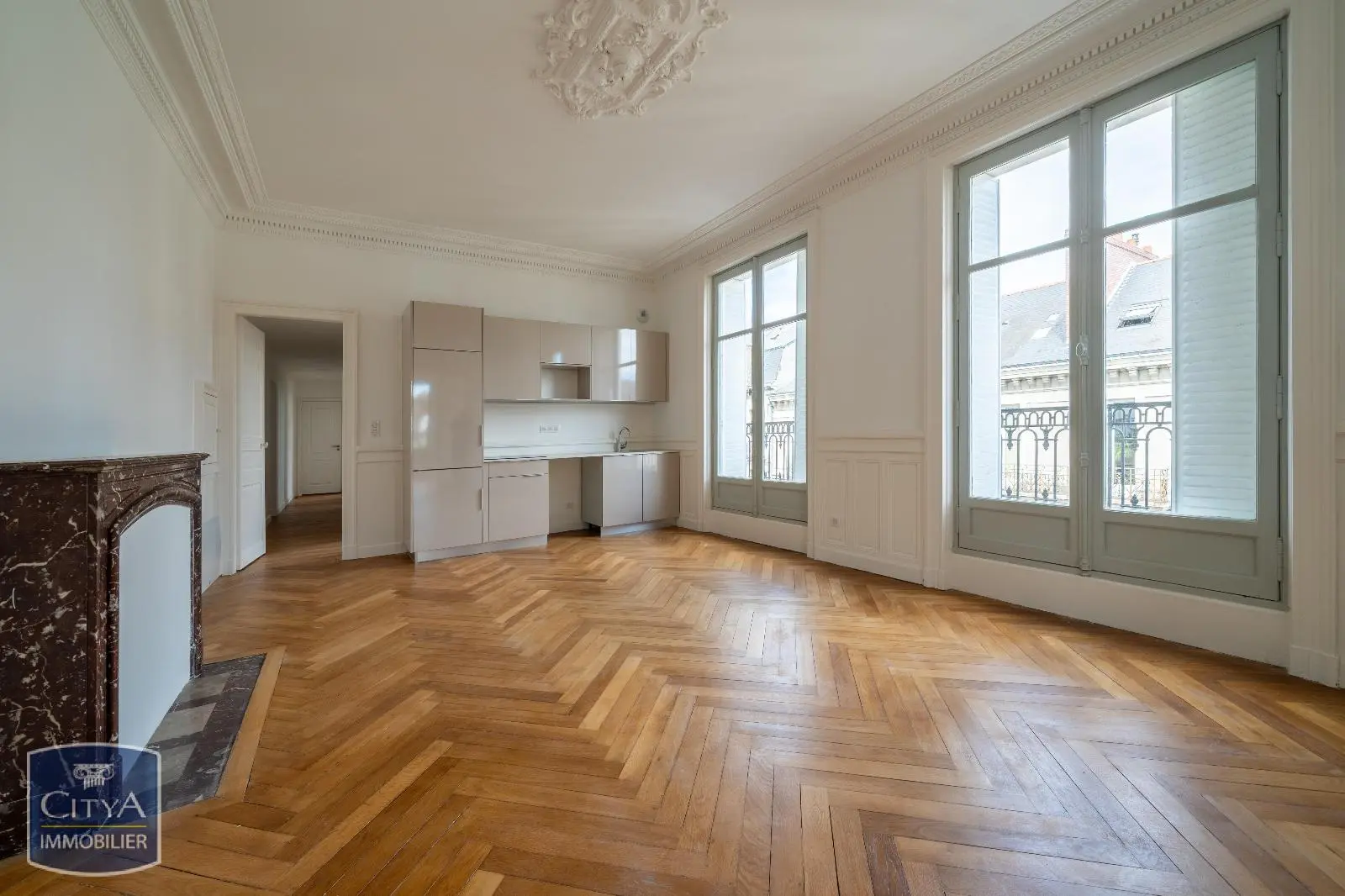 Photo 1 Appartement 4 pièces 141.21m²
