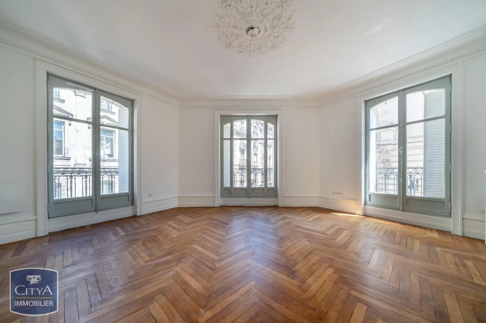 Photo 1 Appartement 3 pièces 97.63m²