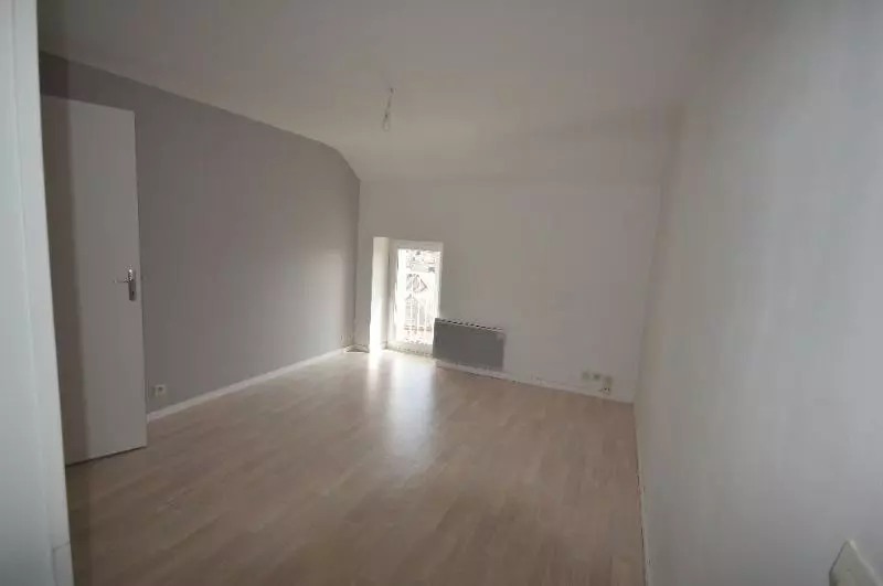 Illustration pour Appartement 2 pièces 32m² Photo Appartement 2 pièces 32m²