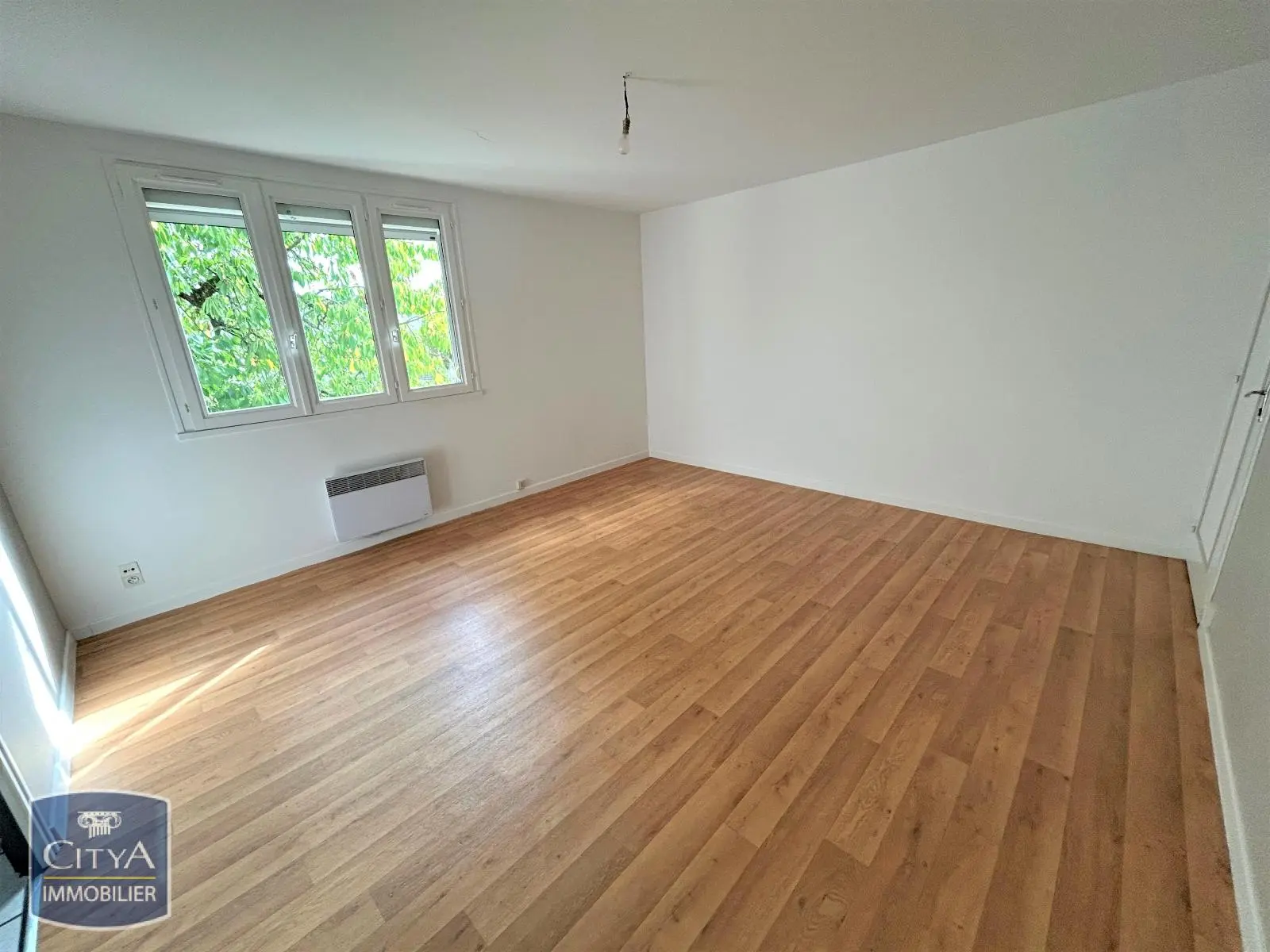Photo 2 Appartement 1 pièce 30.32m²