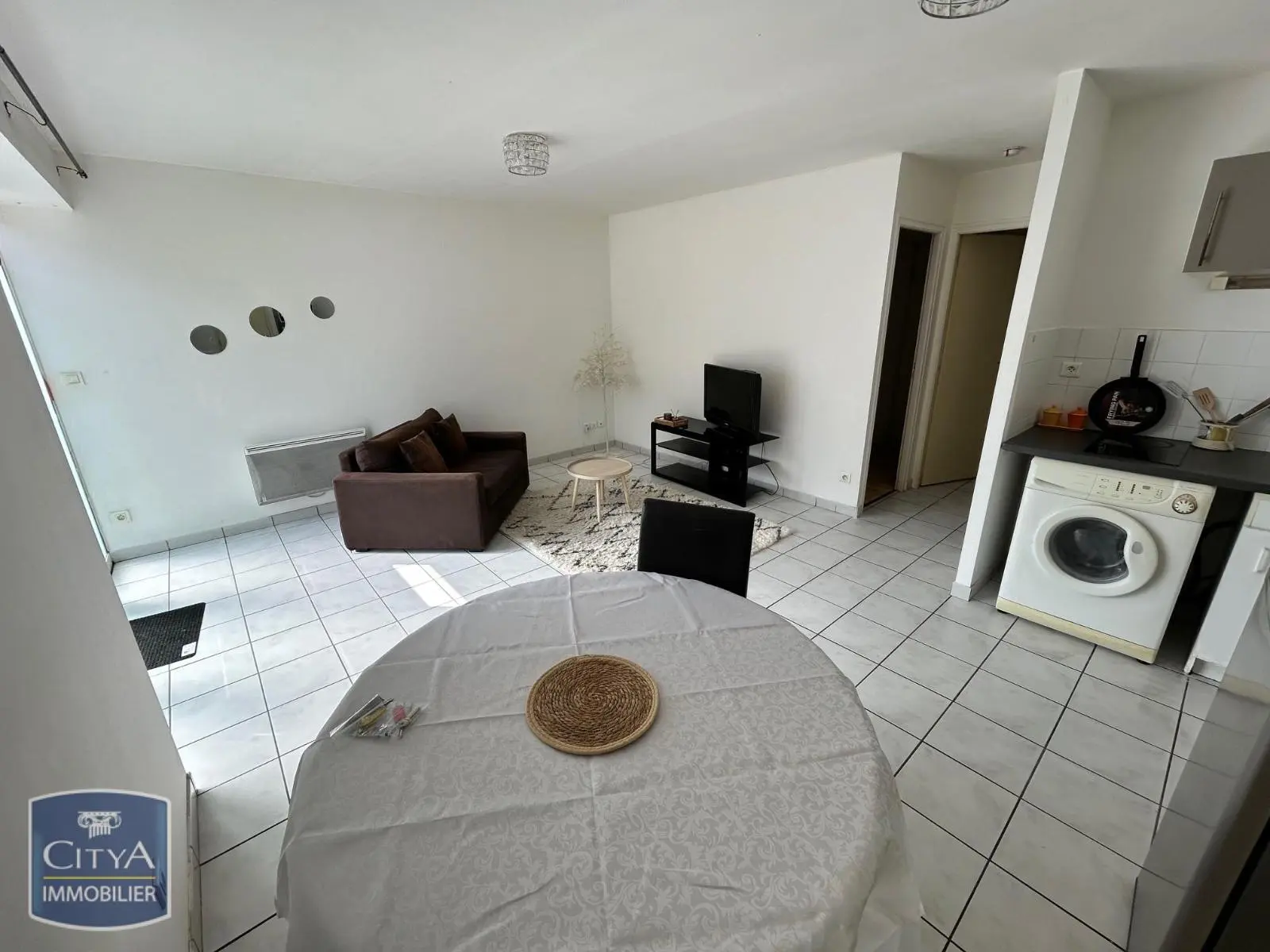 Photo 1 Appartement 1 pièce 33.76m²