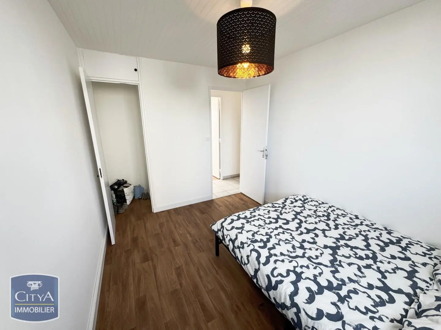 Photo 2 Appartement 1 pièce 9.42m²