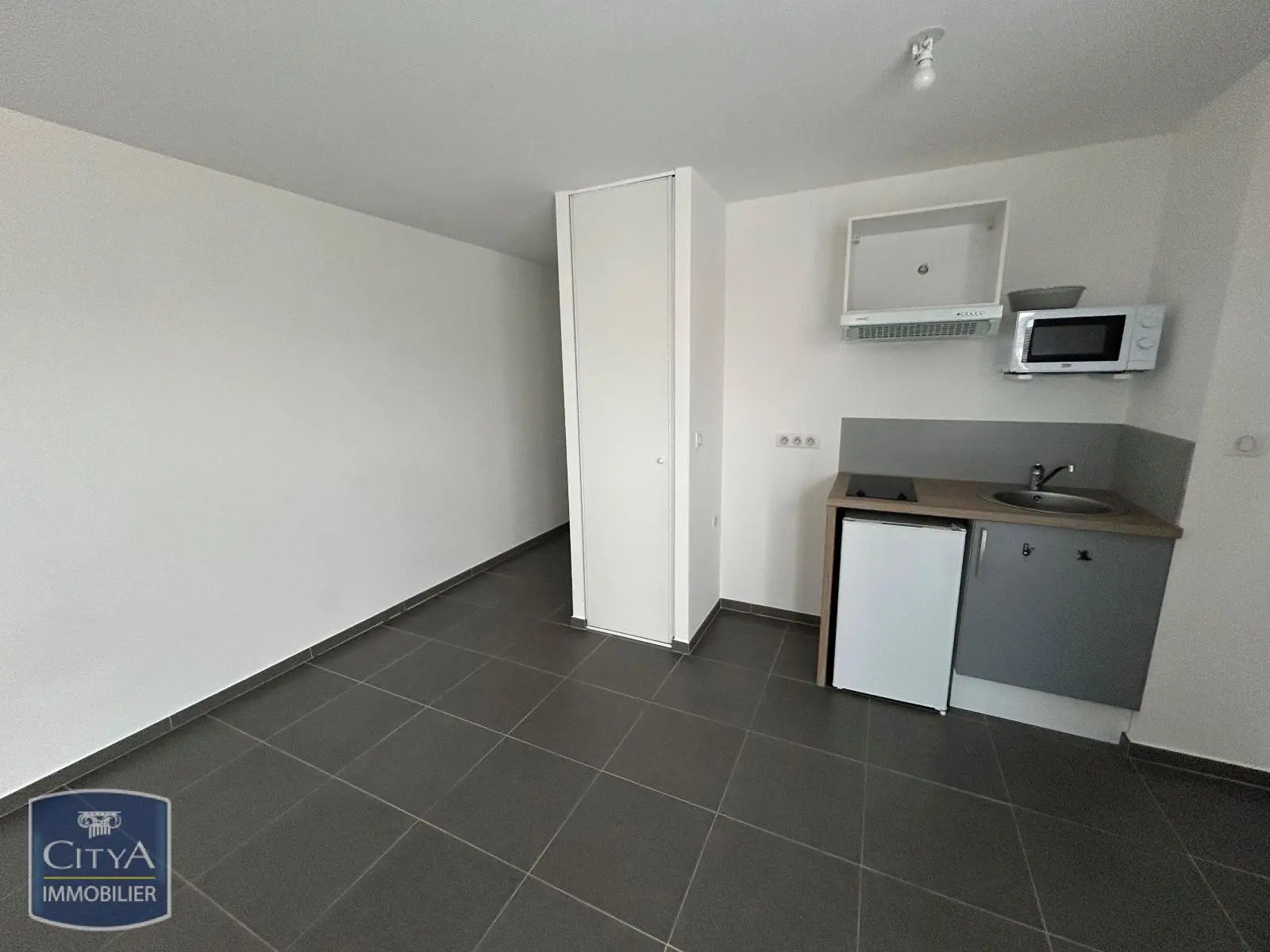 Photo 1 Appartement 1 pièce 29.84m²
